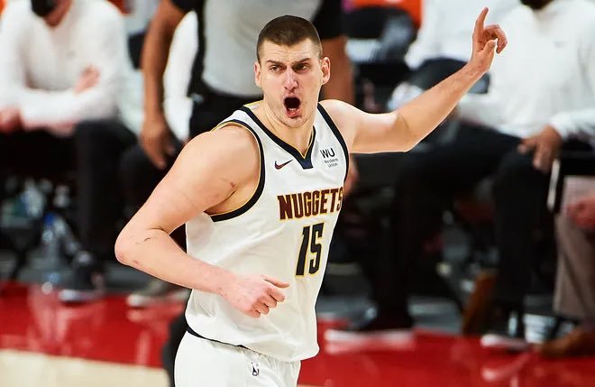  约基奇蝉联常规赛MVP创历史  