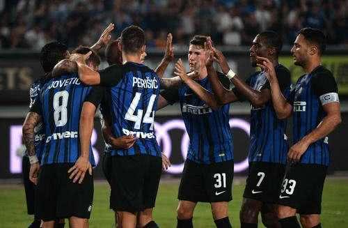  冬窗标王首秀破门助球队挺进欧战  