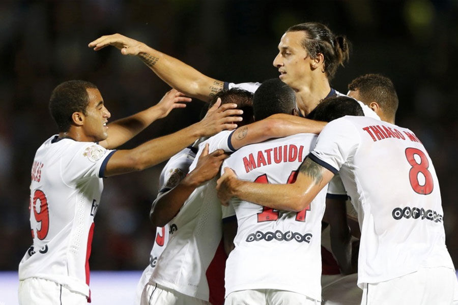  法甲卫冕冠军主场沦陷，遭遇赛季首场败绩