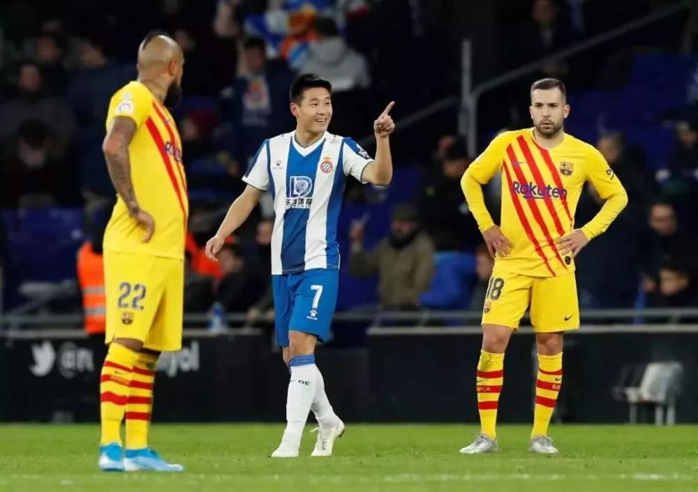  麦迪逊任意球破门，莱斯特城爆冷击败热刺